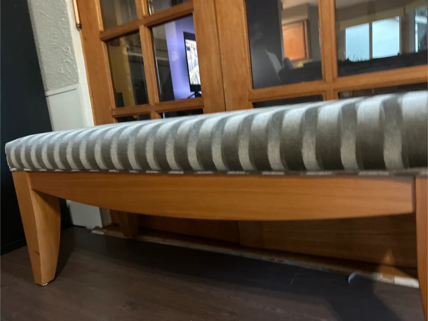 Striped Upholstered Bench image indicator(3)