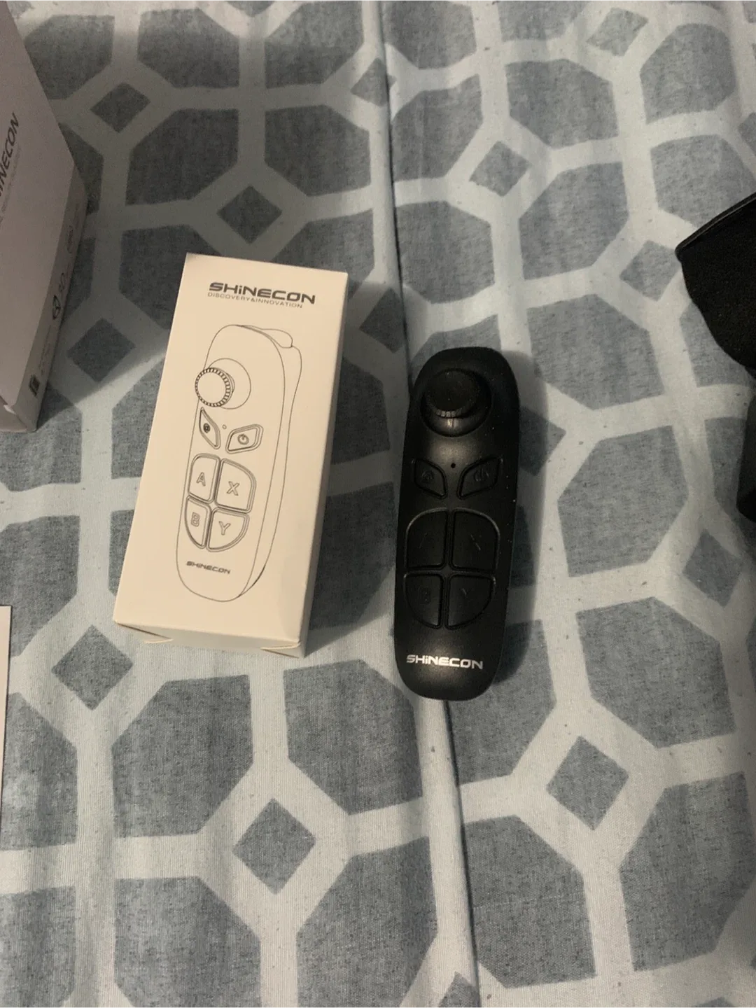 VR Shinecon SC-G13 Virtual Reality Glasses - Like New! image indicator(2)