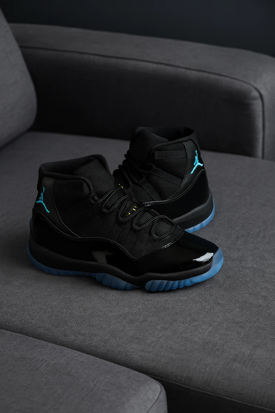 Jordan 11 Retro Black/Clear