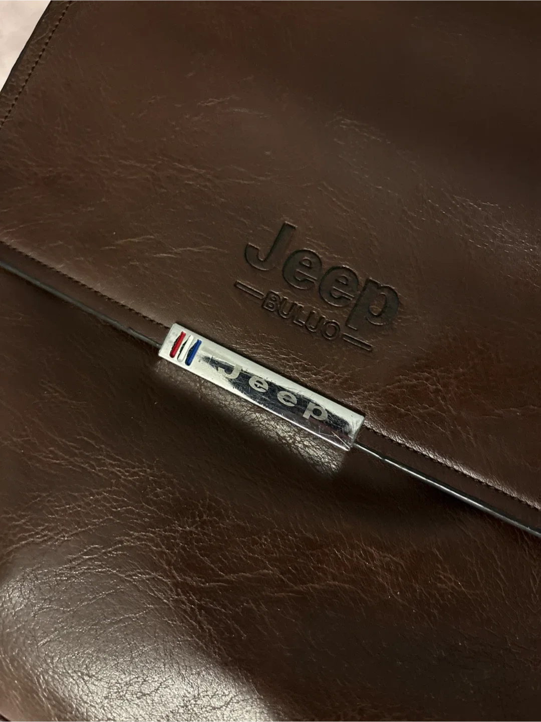 Jeep Buluo Brown Leather Messenger Bag image indicator(3)