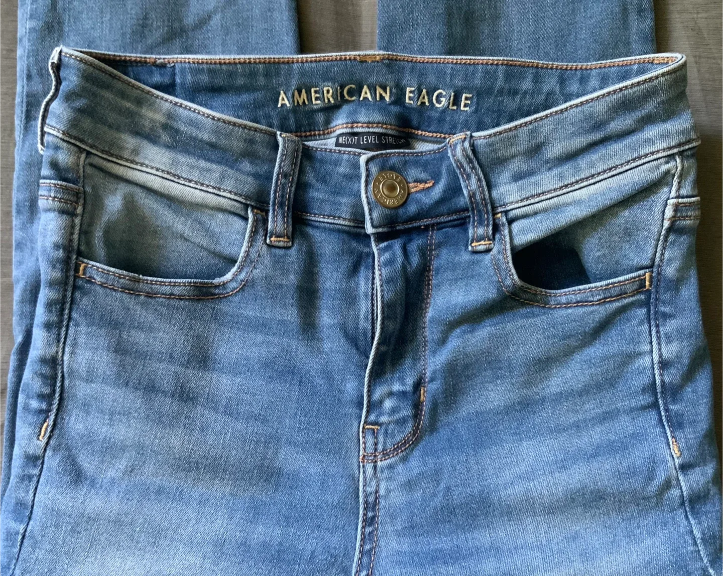 High Waisted American Eagle Jeans 🥕