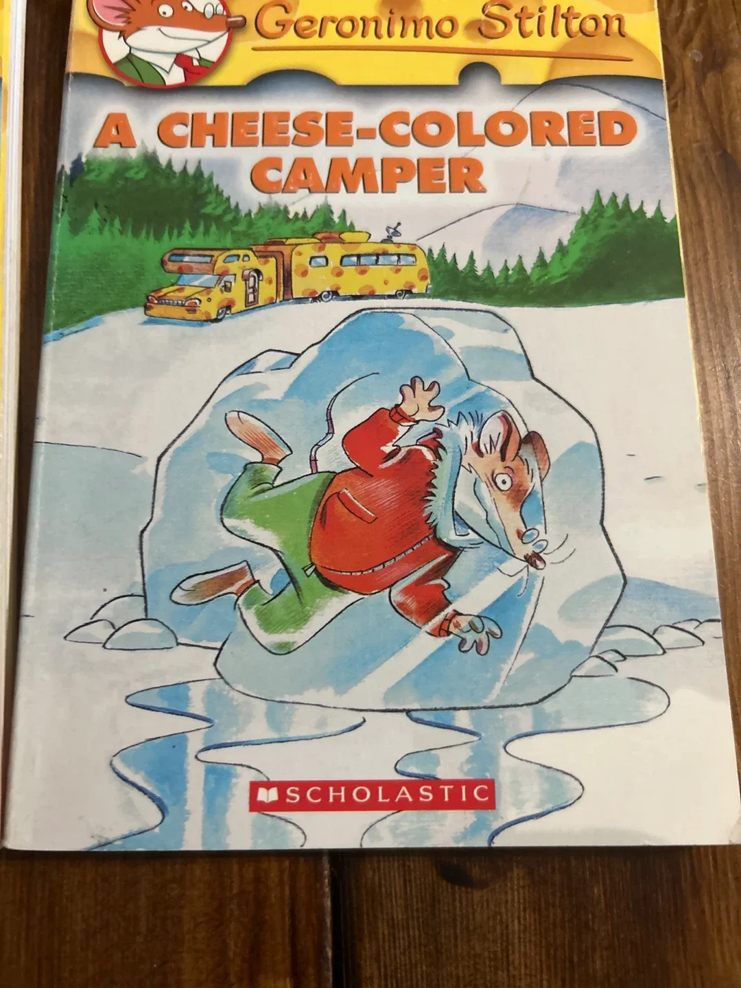 Geronimo Stilton: Shipwreck & Cheese-Colored Camper image indicator(2)