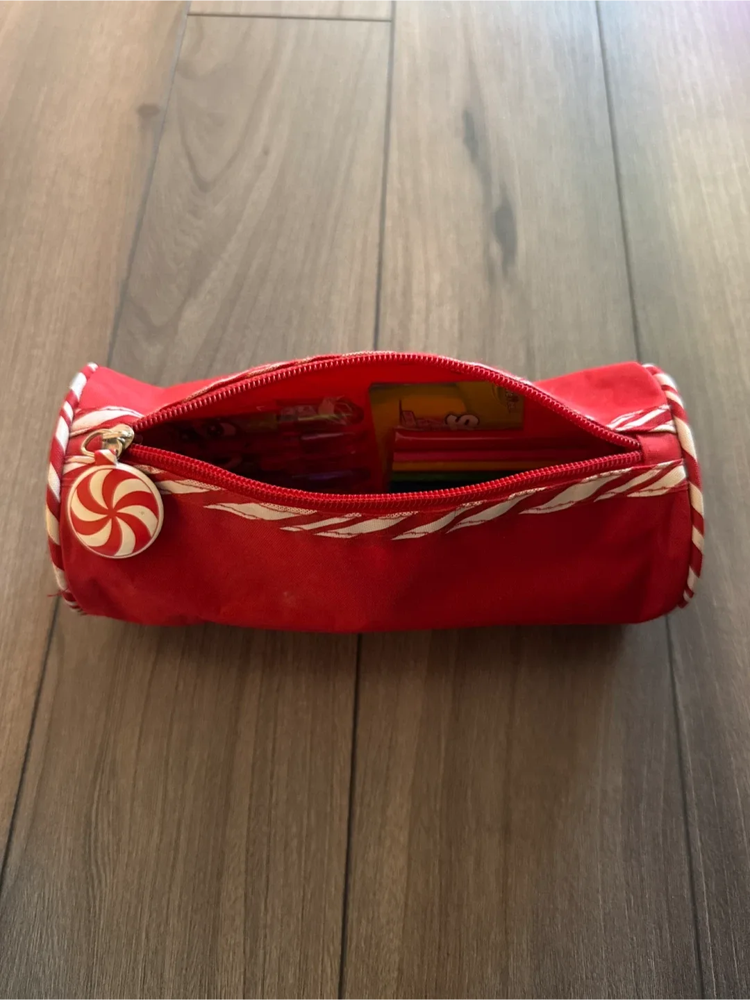 Candy Cane Pencil Case, JUMBO crayon, pens and coloured pencils image indicator(2)