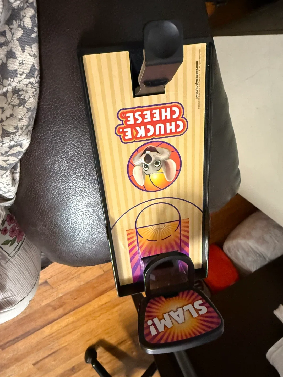 Chuck E. Cheese Basketball Slam Game image indicator(2)