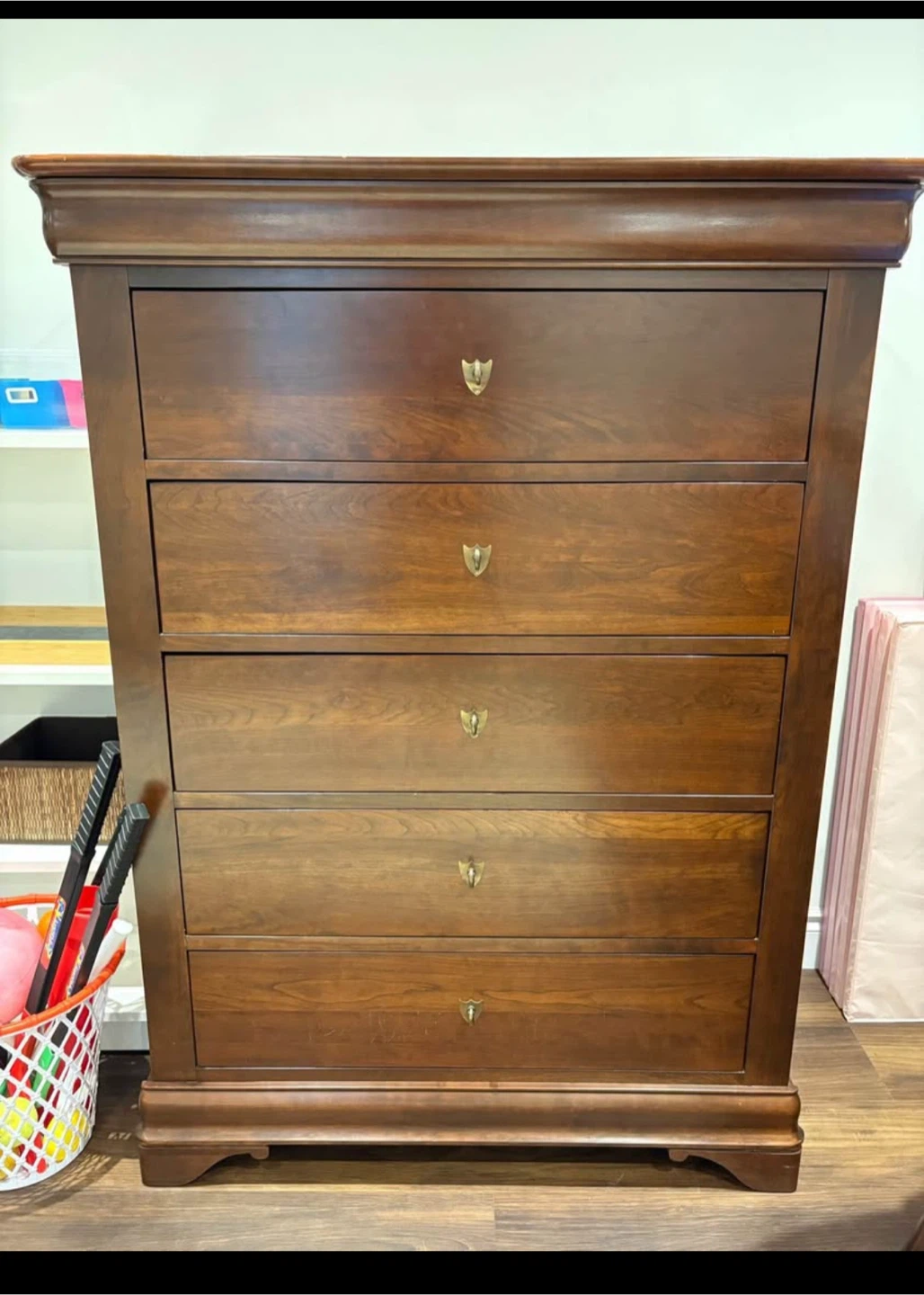 Wooden 5-Drawer Dresser