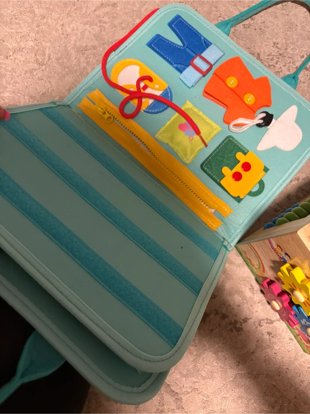 Hahaland My Alphabet Quiet Book image indicator(3)