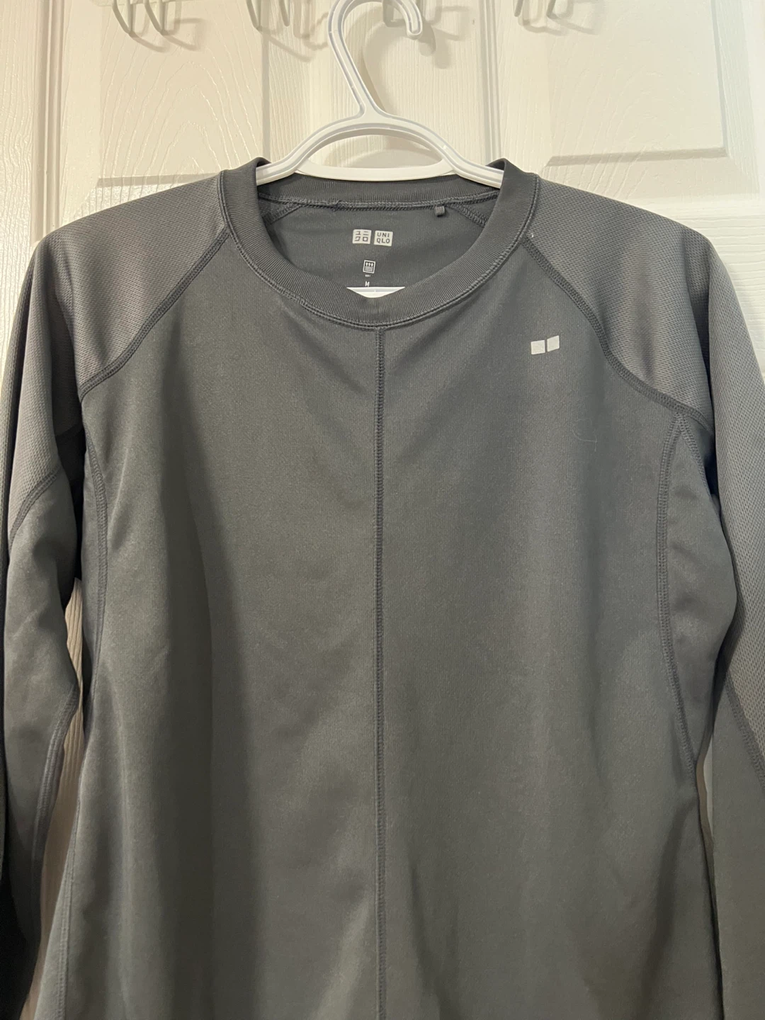 Uniqlo Dry-Ex Long Sleeve Shirt - Size M