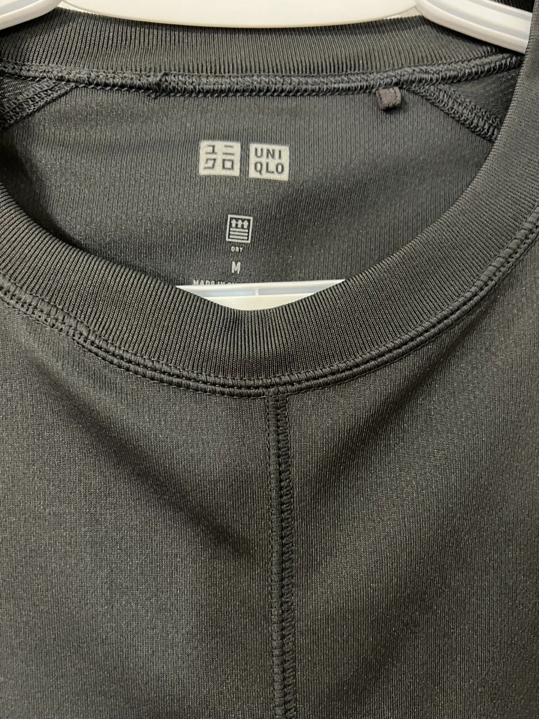 Uniqlo Dry-Ex Long Sleeve Shirt - Size M image indicator(2)
