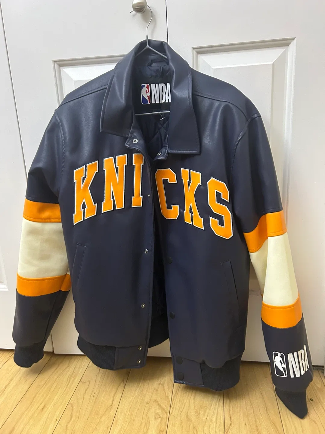 NBA New York Knicks Jacket image indicator(2)
