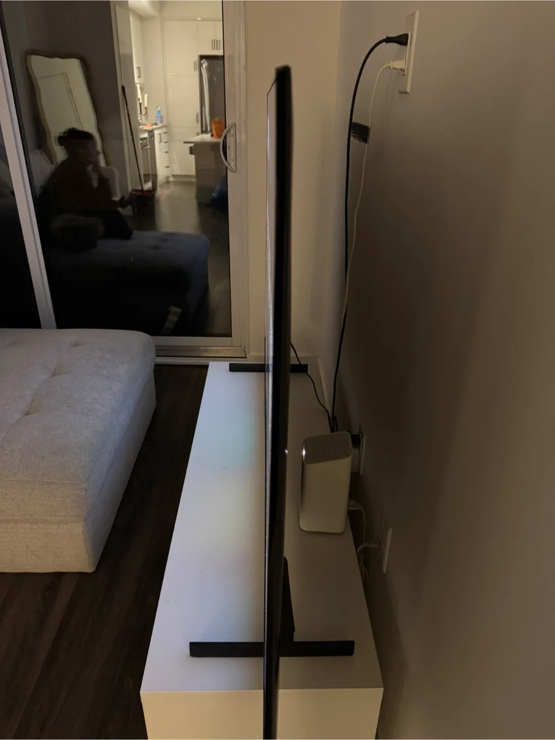 65” Samsung Smart TV CU8000 image indicator(3)