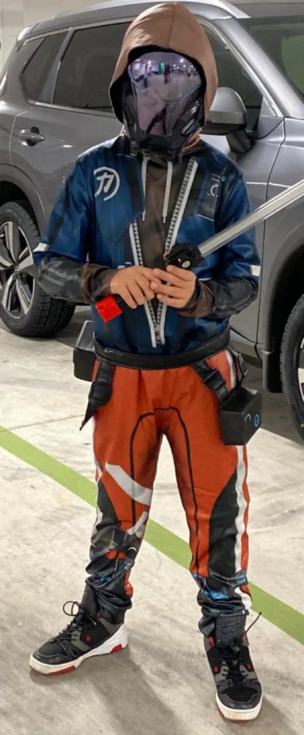 Hyper Scape ACE Costume - Size Large (12-14) image indicator(2)