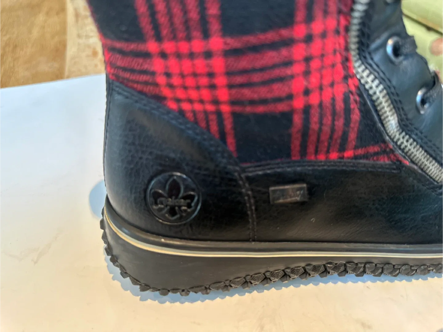 Rieker Black & Red leather Ankle Boots - Size EUR 40/ US 9-9.5 image indicator(2)