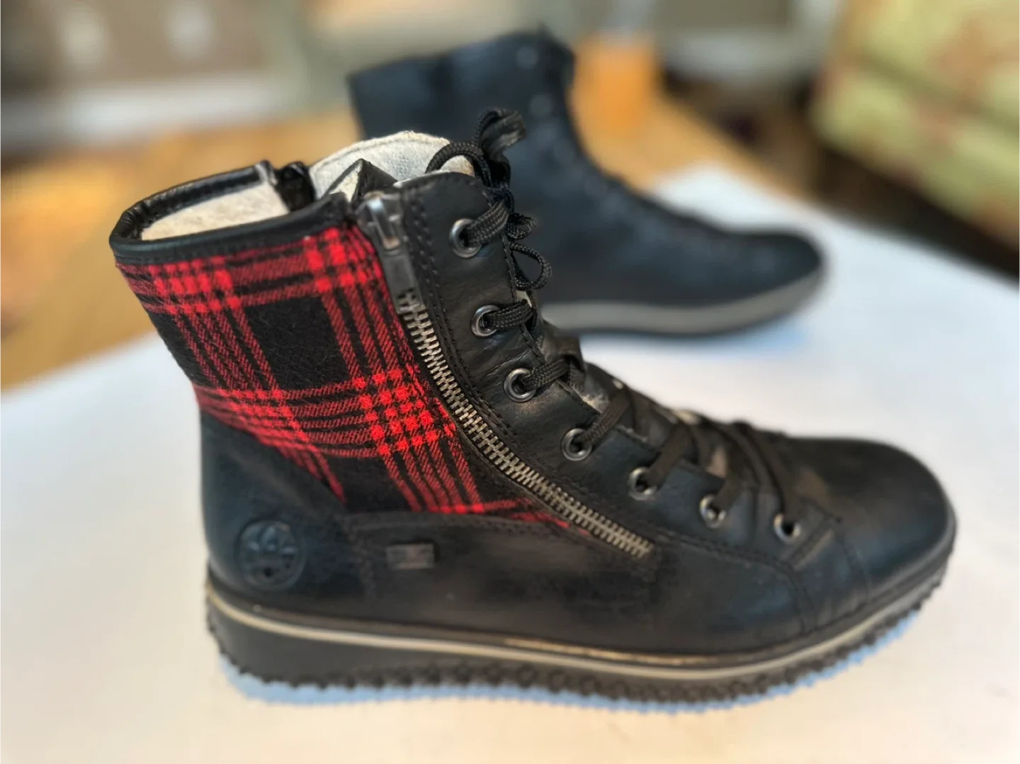 Rieker Black & Red leather Ankle Boots - Size EUR 40/ US 9-9.5 image indicator(8)