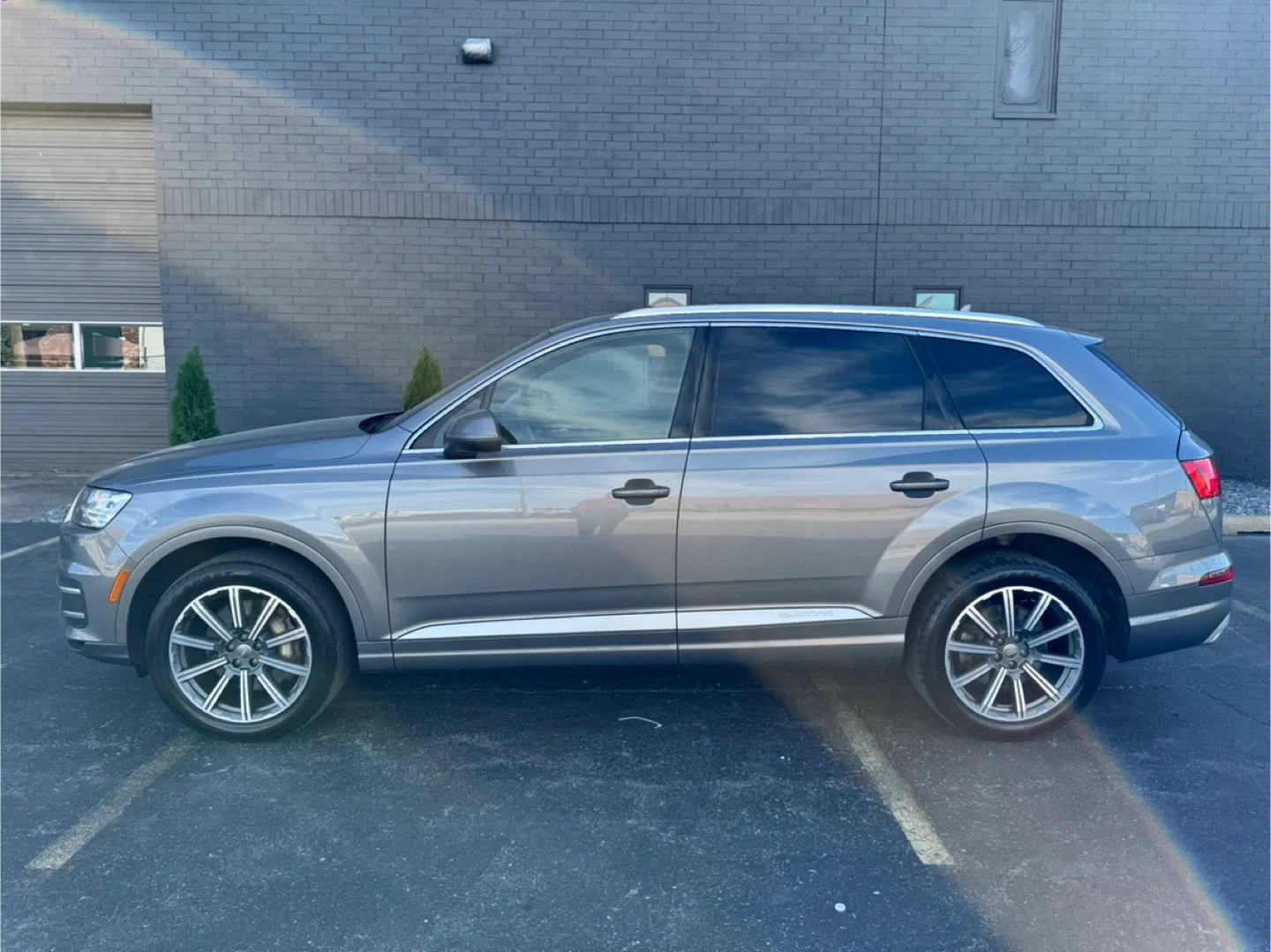 2017 Audi Q7 · 3.0T Quattro Premium Sport Utility 4D image indicator(4)