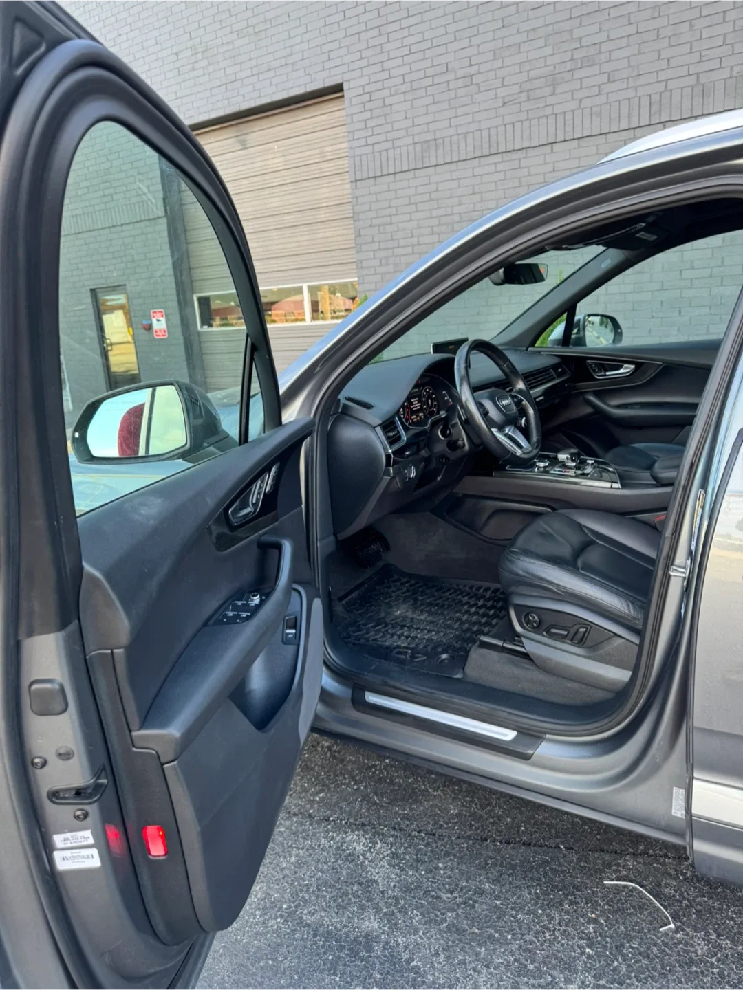 2017 Audi Q7 · 3.0T Quattro Premium Sport Utility 4D image indicator(5)