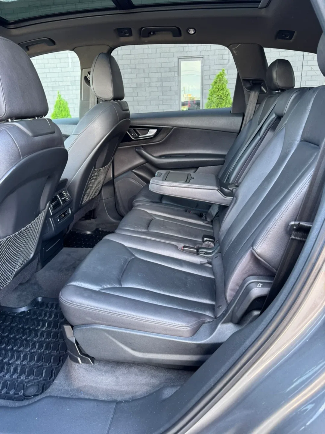 2017 Audi Q7 · 3.0T Quattro Premium Sport Utility 4D image indicator(6)