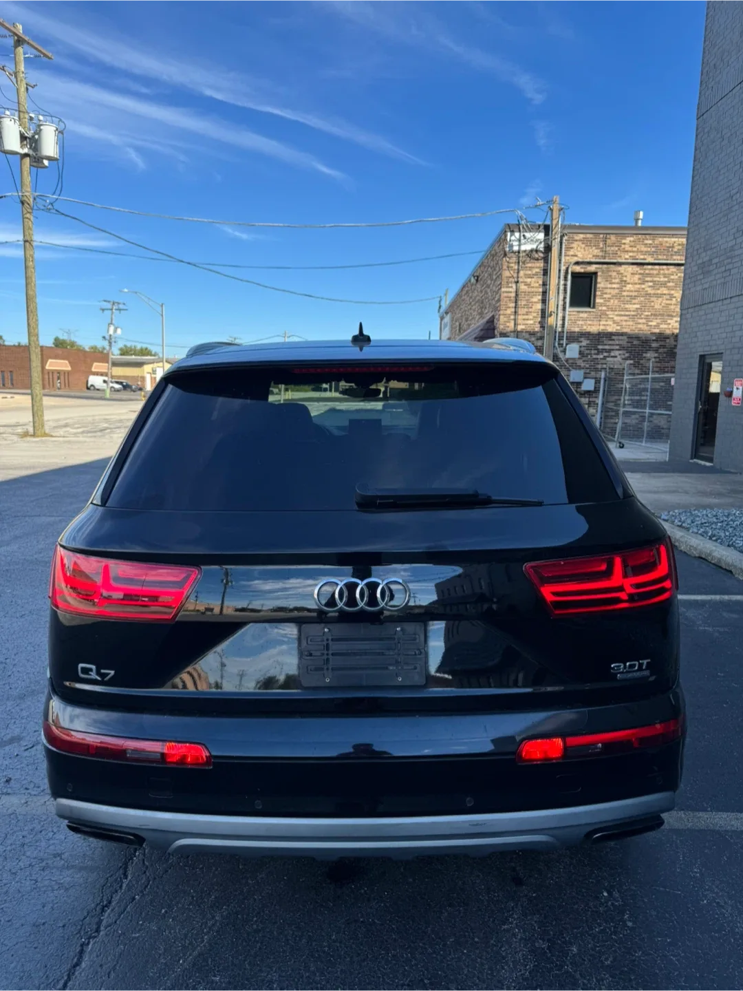 2017 Audi Q7 · 3.0T Quattro Premium Sport Utility 4D image indicator(3)