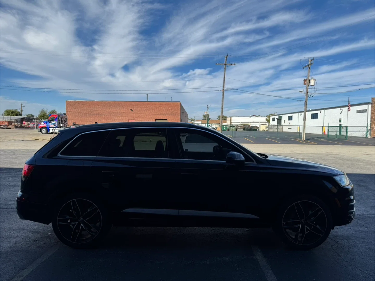 2017 Audi Q7 · 3.0T Quattro Premium Sport Utility 4D image indicator(2)