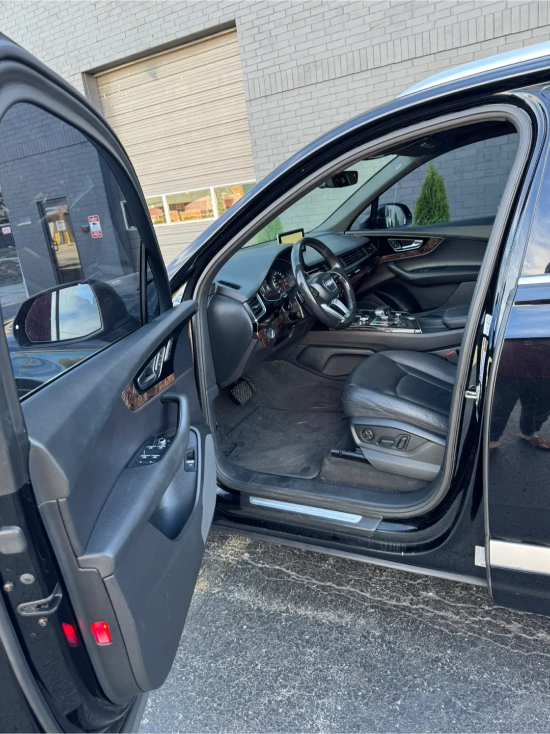 2017 Audi Q7 · 3.0T Quattro Premium Sport Utility 4D image indicator(5)