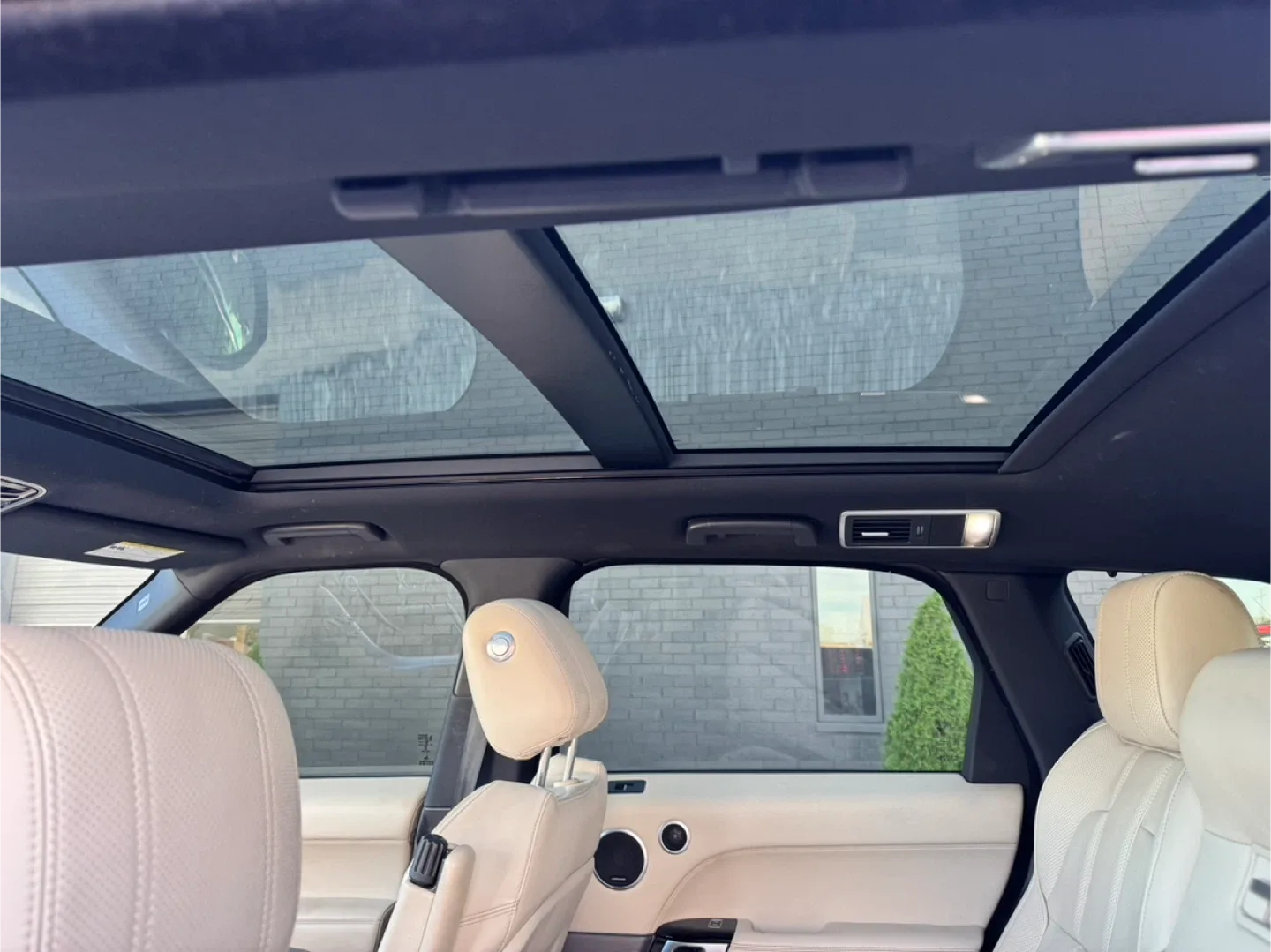 2015 Land Rover Range Rover Sport · HSE Sport Utility 4D image indicator(7)