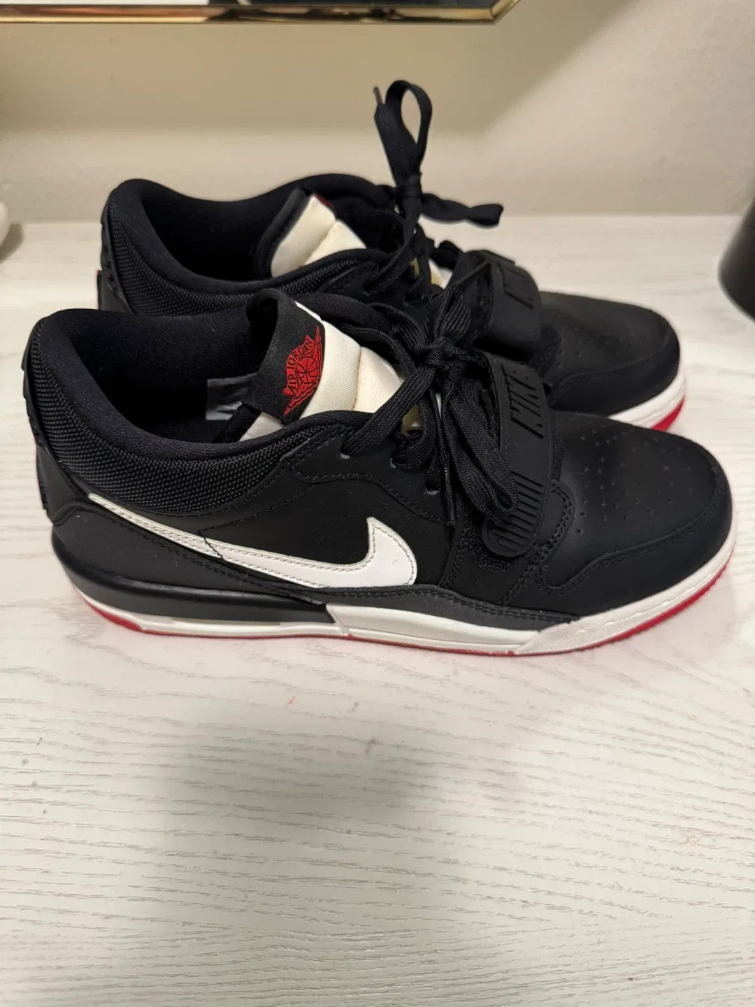 Air Jordan Boys Size 7Y Sneakers image indicator(3)