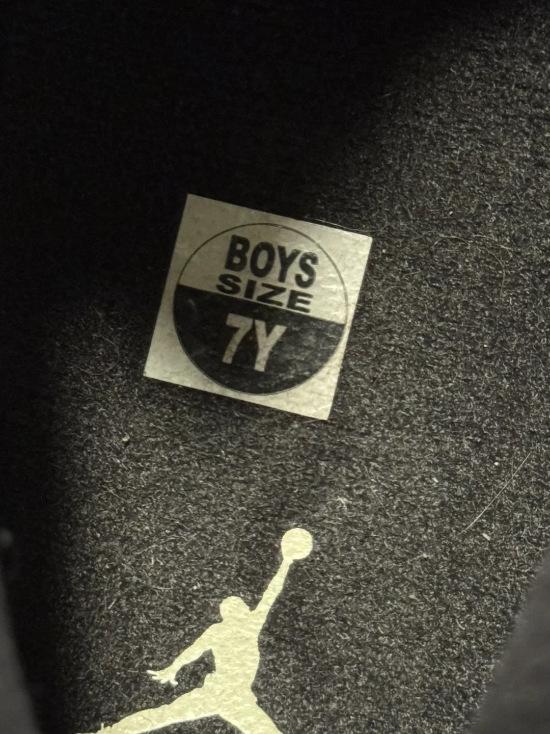 Air Jordan Boys Size 7Y Sneakers image indicator(2)