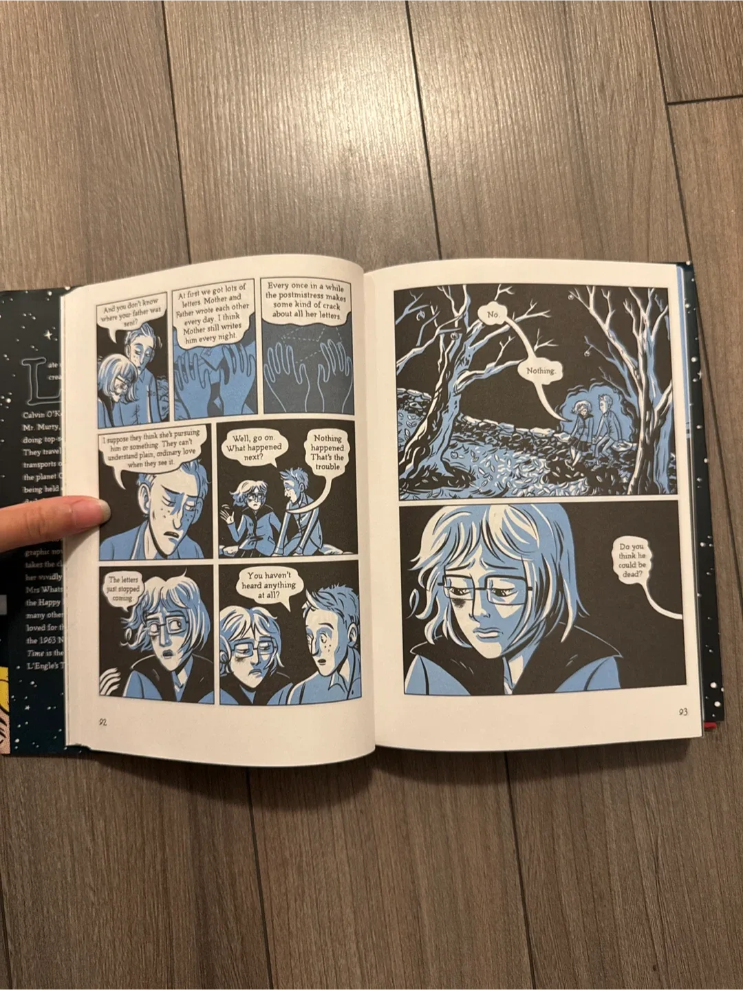 A Wrinkle in Time: The Graphic Novel by Madeleine L'Engle image indicator(6)