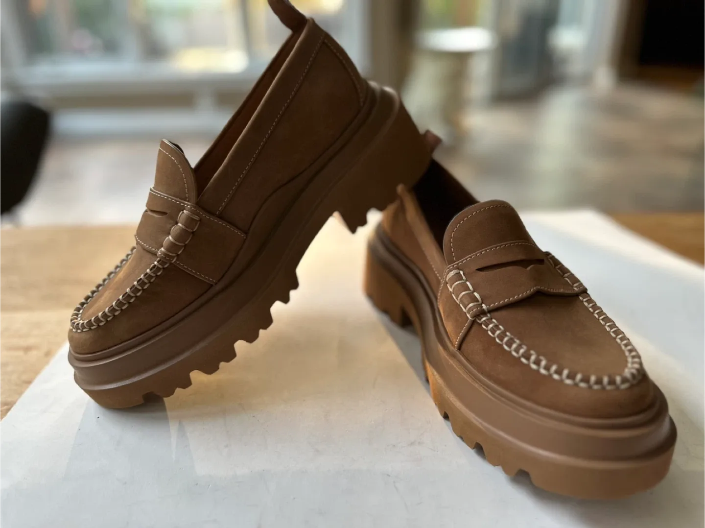 NEW!  G.H. Bass  Leather Lug Loafers Size EUR 39/ US 8-8.5 image indicator(2)