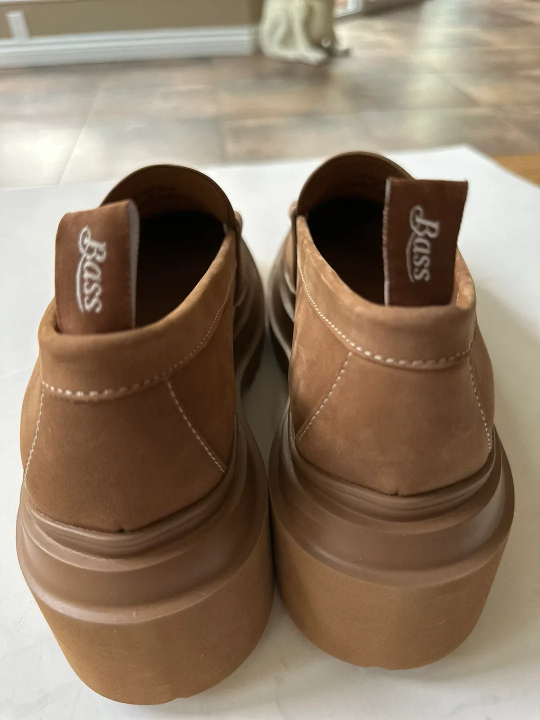 NEW!  G.H. Bass  Leather Lug Loafers Size EUR 39/ US 8-8.5 image indicator(5)