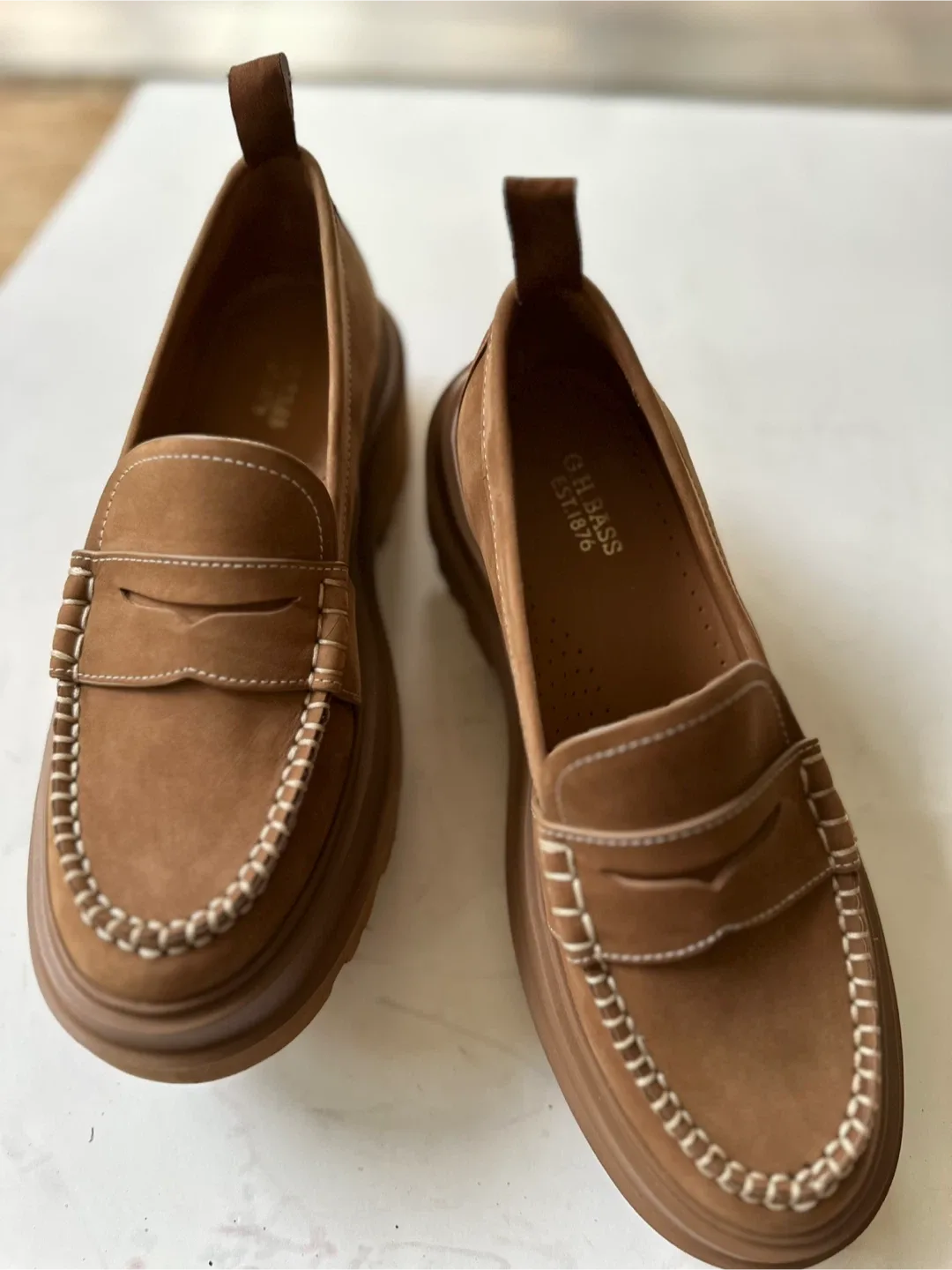 NEW!  G.H. Bass  Leather Lug Loafers Size EUR 39/ US 8-8.5 thumbnail