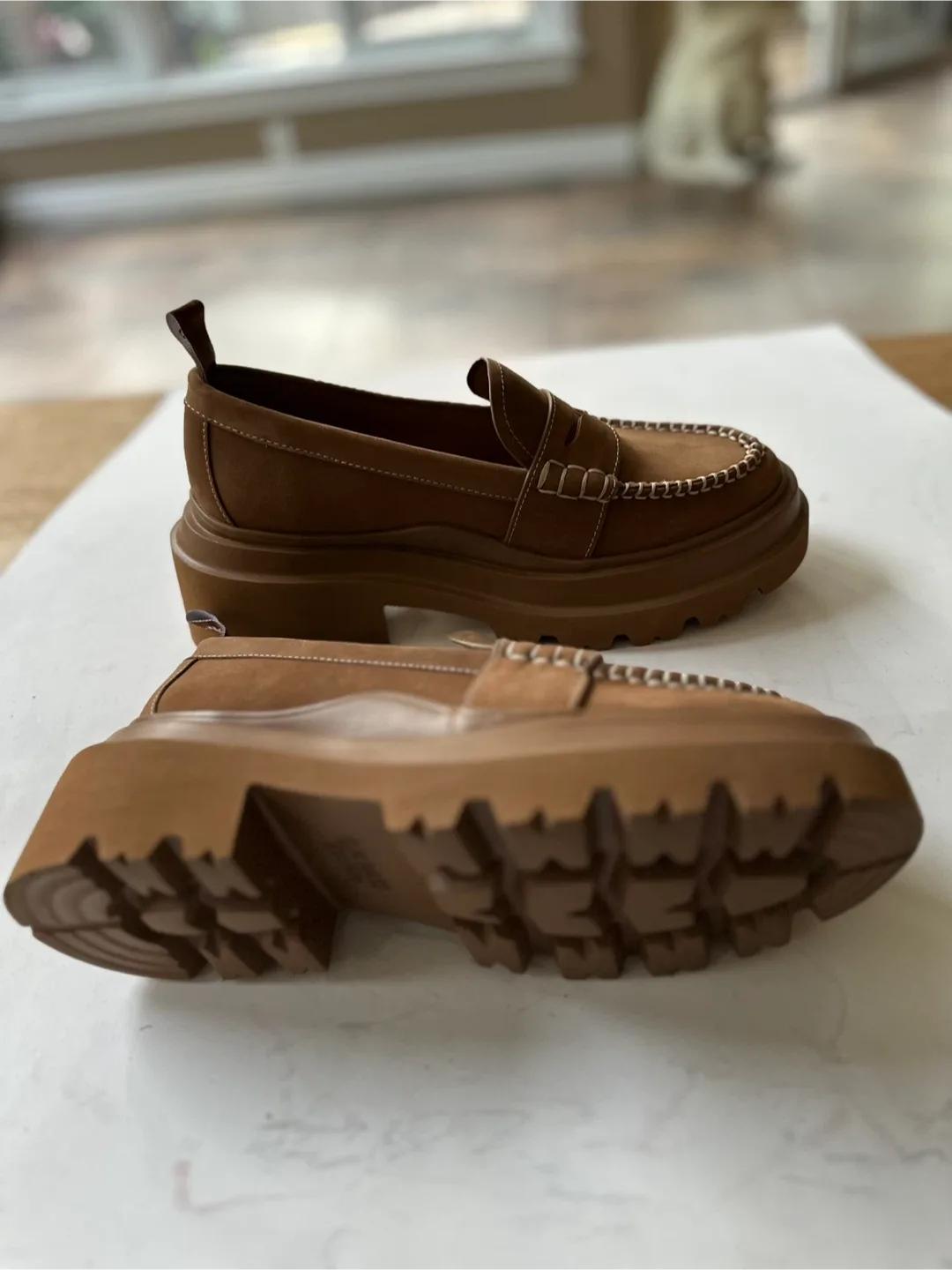 NEW!  G.H. Bass  Leather Lug Loafers Size EUR 39/ US 8-8.5 image indicator(10)