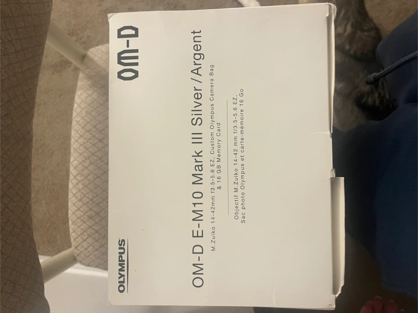 Olympus OM-D E-M10 Mark III Silver Camera Kit image indicator(2)