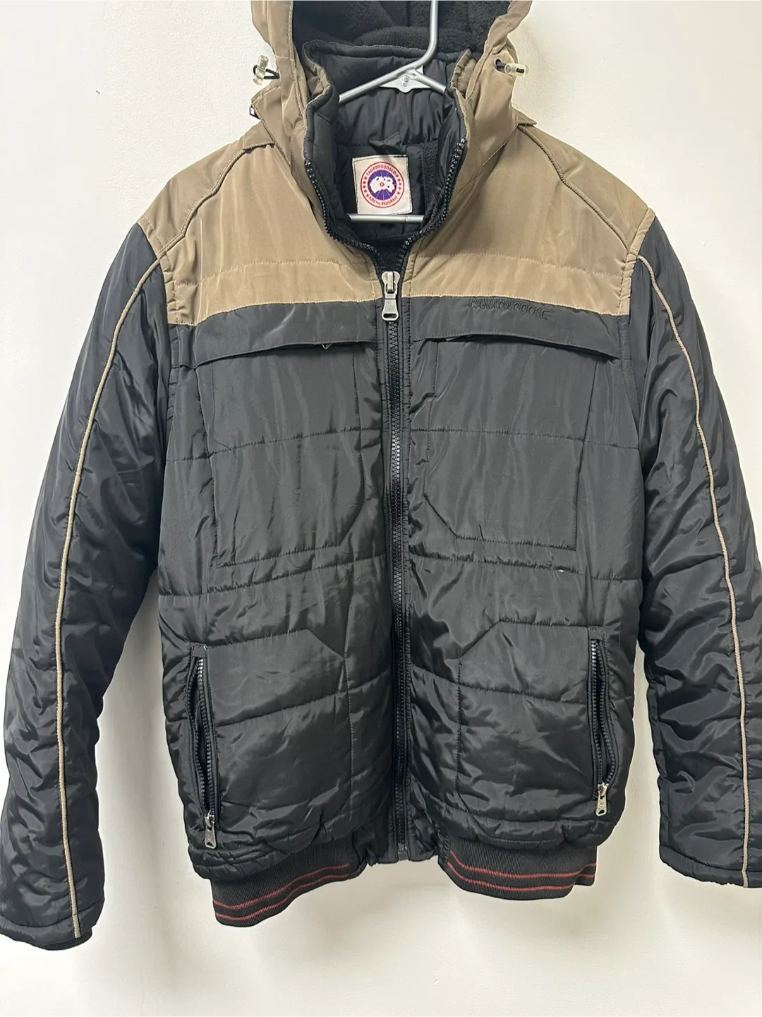 Canada Goose Puffer Jacket - Black & Tan image indicator(6)