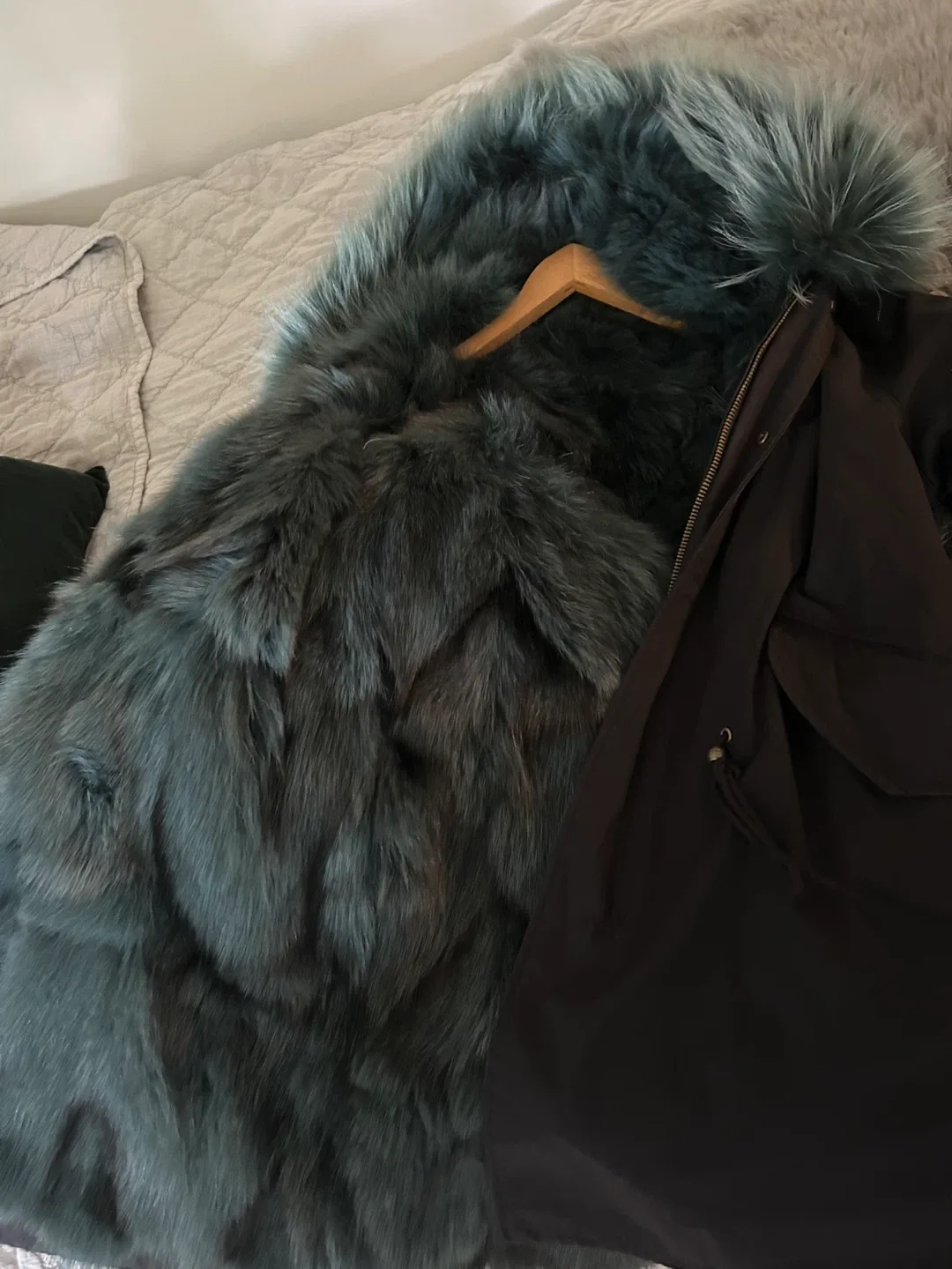 Real rabbit fur coat size medium image indicator(4)