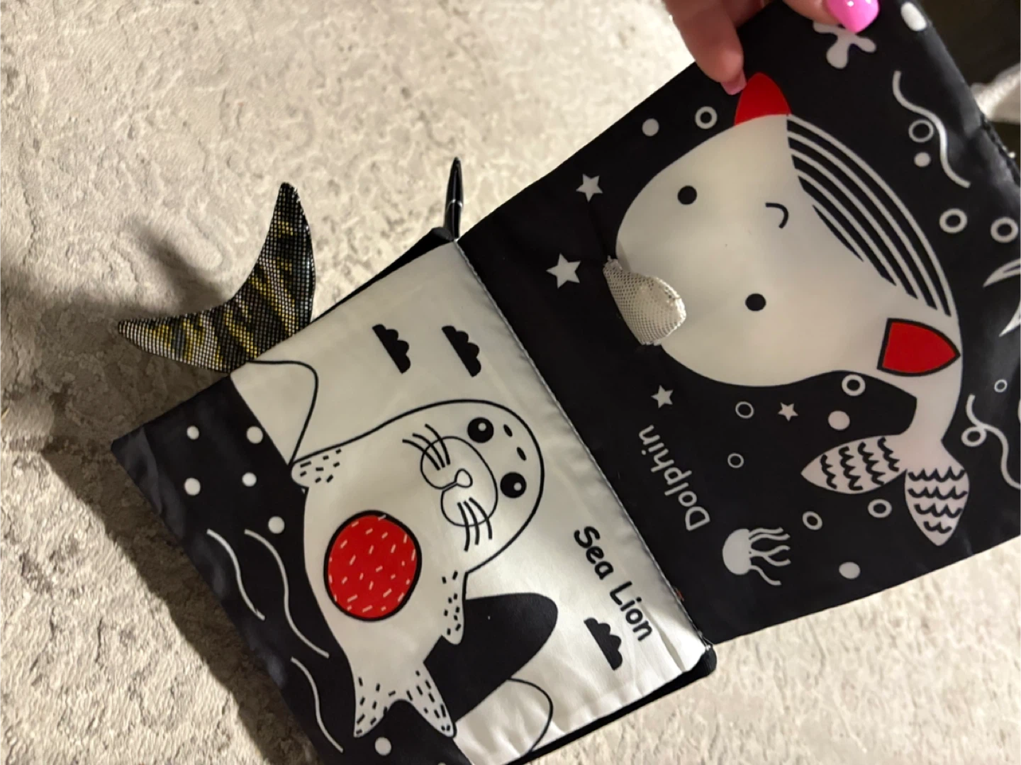 Black & White Soft Baby Book - photo 3