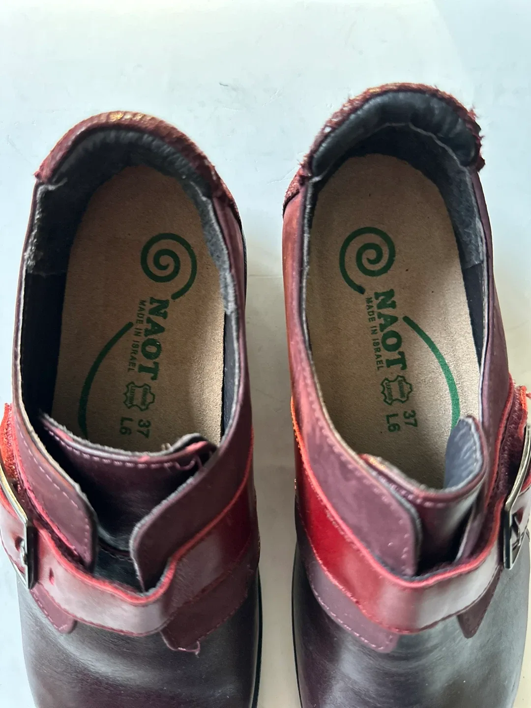 NEW!! NAOT  two- tone red Leather Clogs Size EUR 37/ US 6-6.5 image indicator(2)