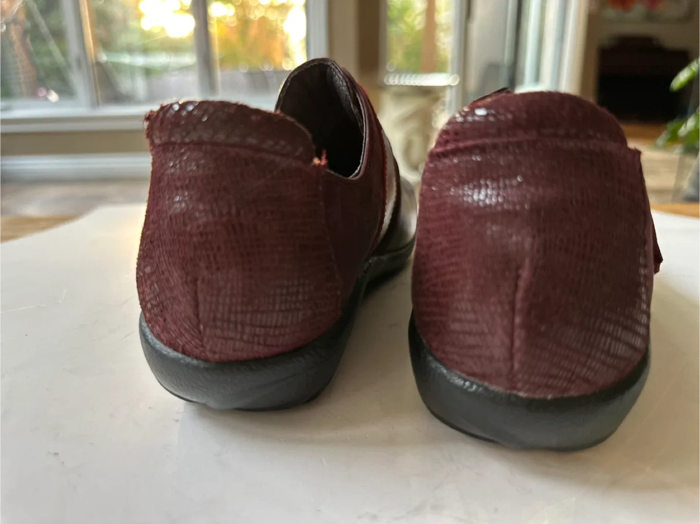 NEW!! NAOT  two- tone red Leather Clogs Size EUR 37/ US 6-6.5 image indicator(4)