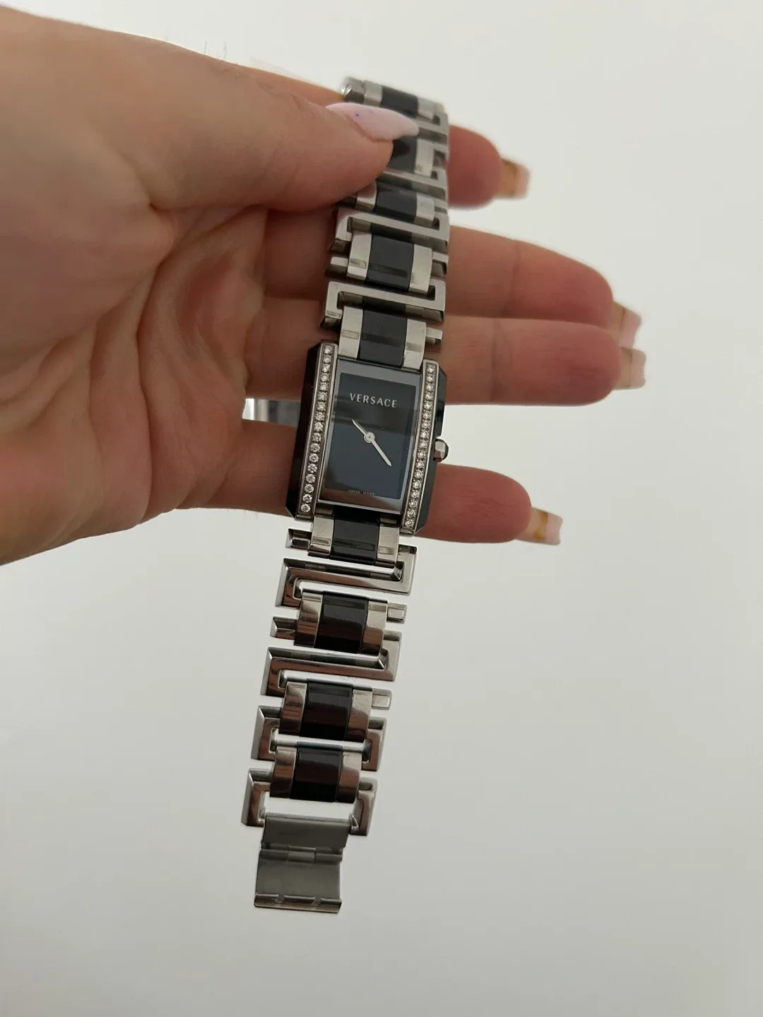 Versace Diamond Sapphire Watch image indicator(4)