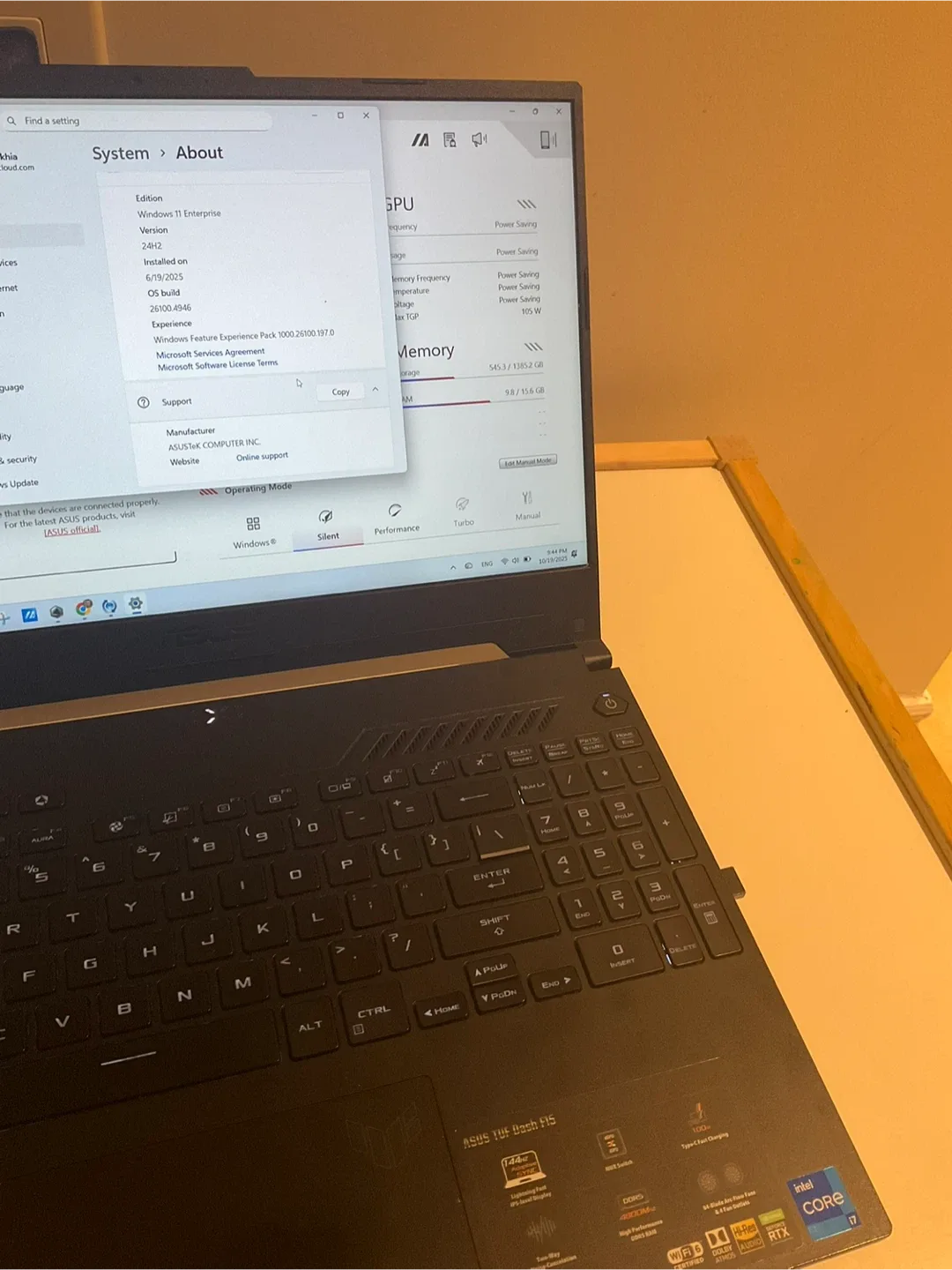 ASUS TUF Dash 15 FX517ZM Laptop image indicator(8)