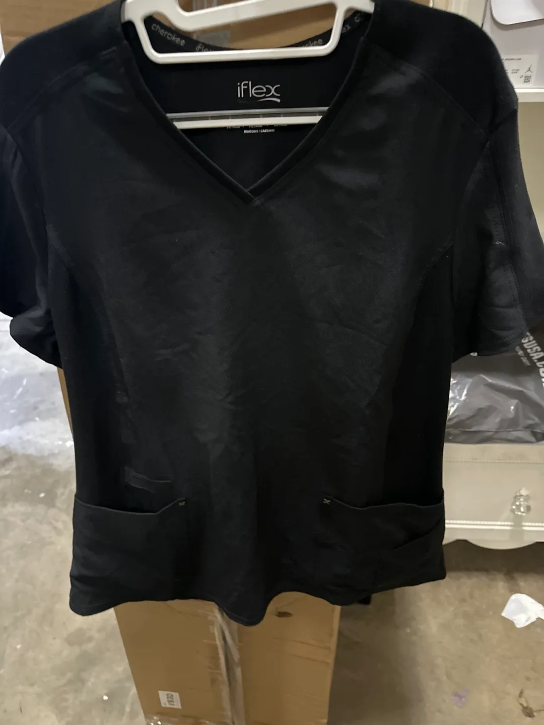 Cherokee iFlex Black Scrub Top - Size L image indicator(4)