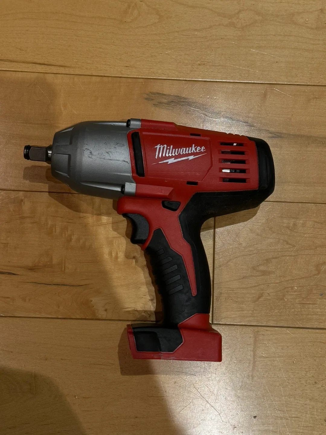 Milwaukee M18 Impact Wrench image indicator(2)