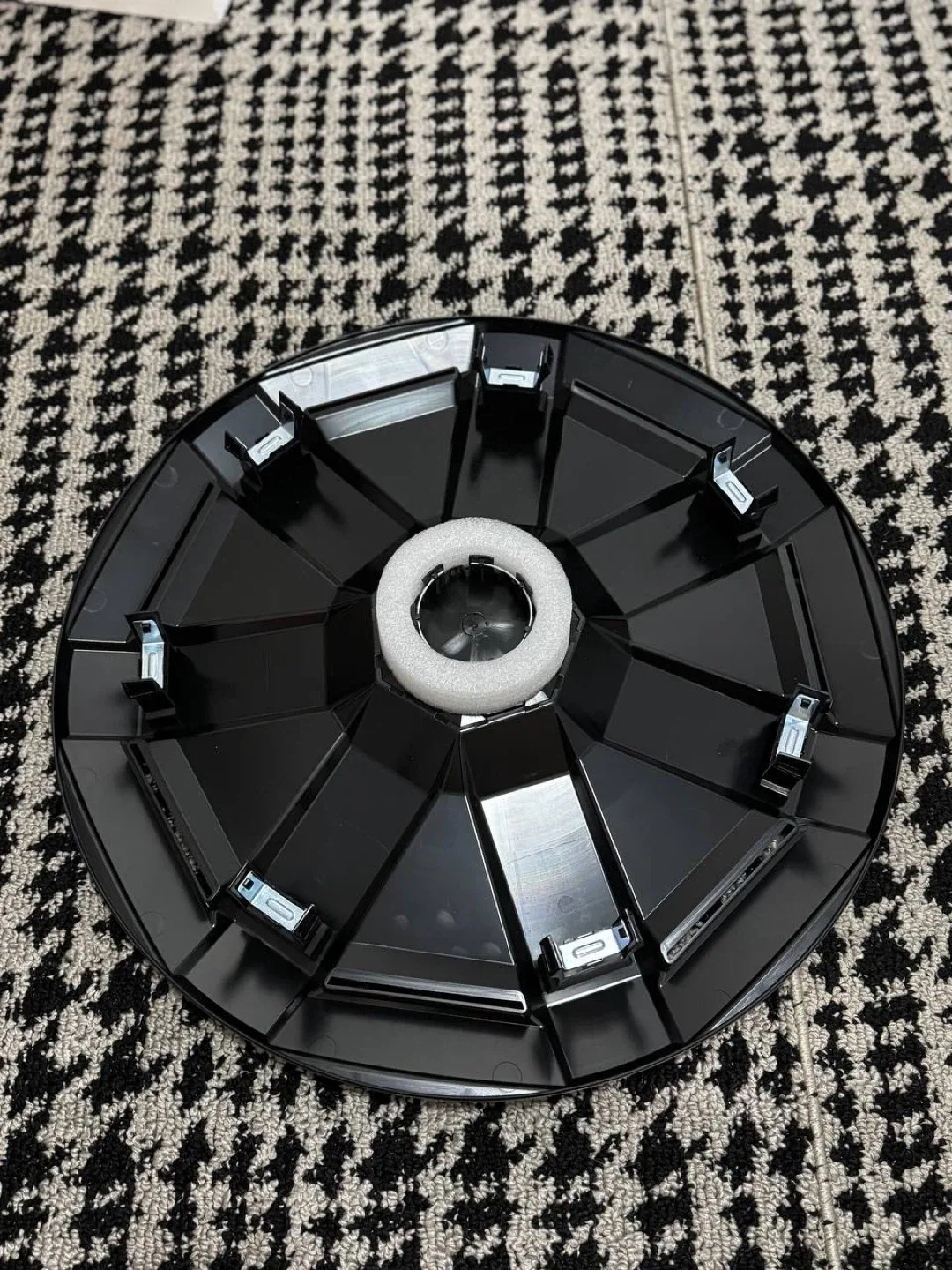 ⚡ Wheel Covers for Tesla Cybertruck — Set of 4 🛞 (NEW) image indicator(2)