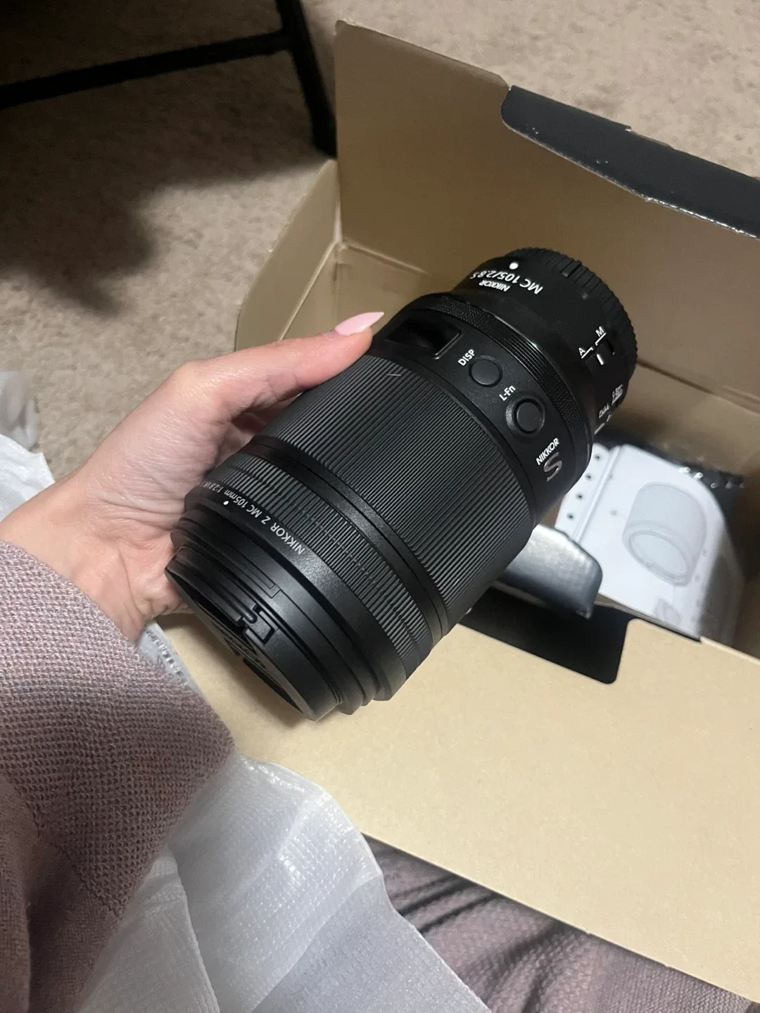 Nikon Nikkor Z MC 105mm f/2.8 VR S Macro Lens - Like New! image indicator(3)