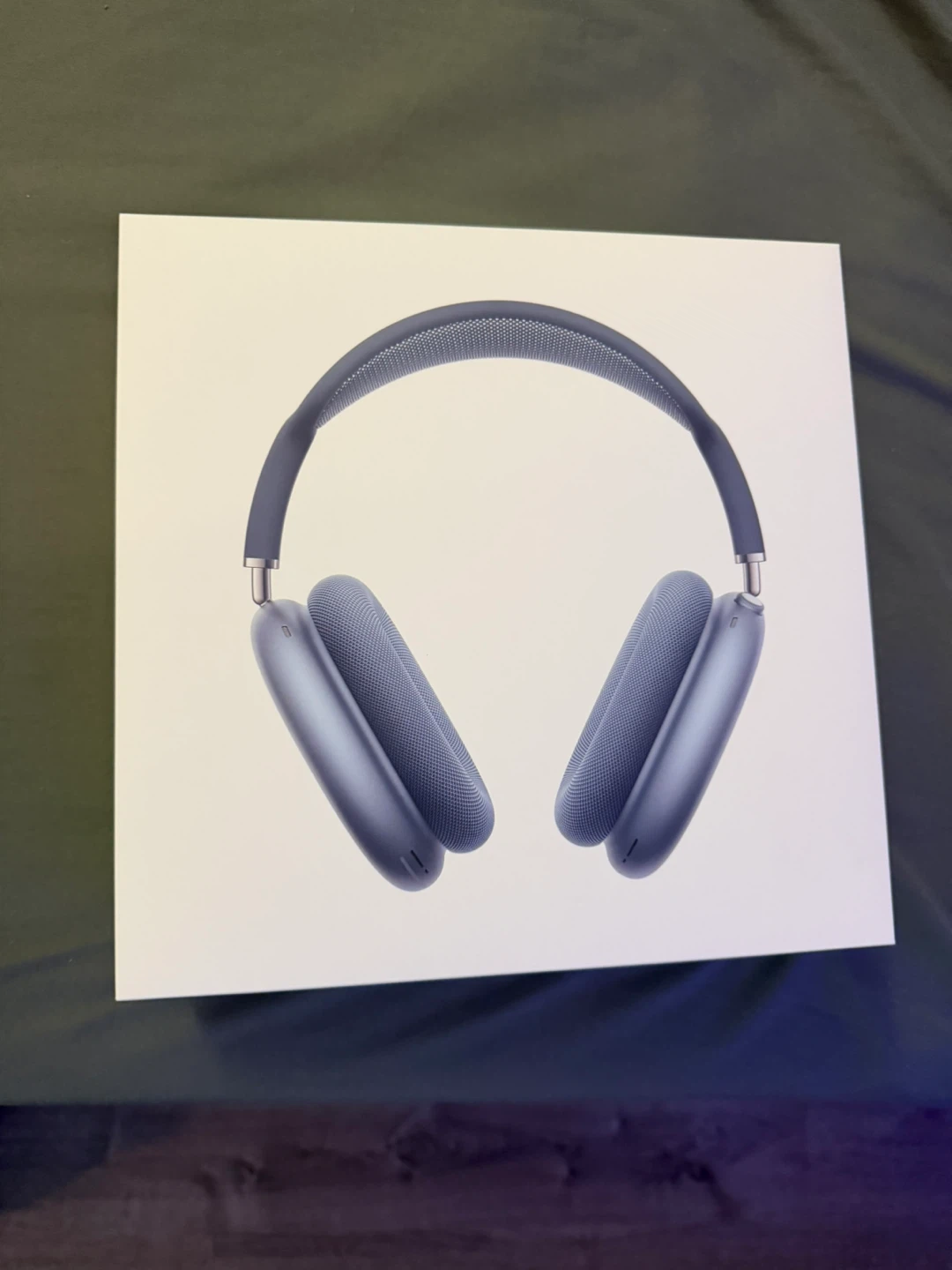 Apple AirPods Max with Smart Case - Like New!