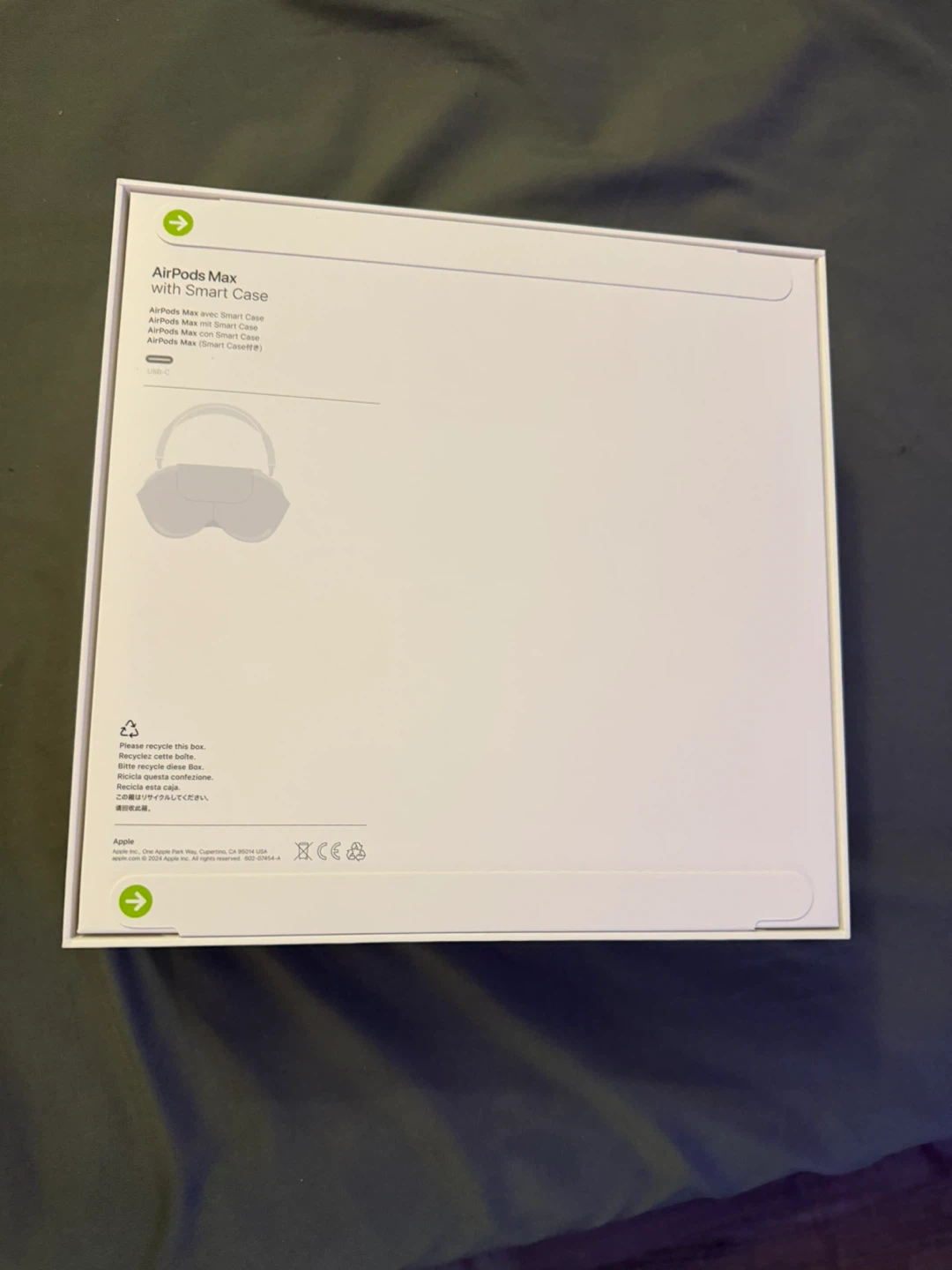 Apple AirPods Max with Smart Case - Like New! - photo 3