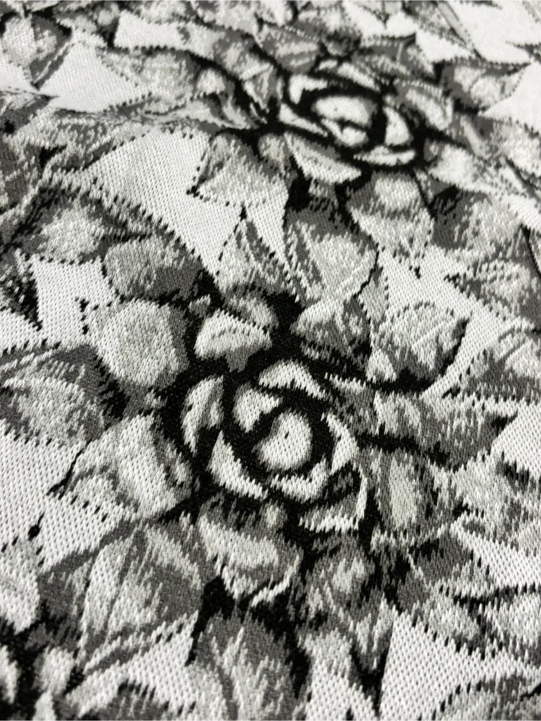 LIKE NEW matching sweat set - TWENTY Shorts + Hoodie (M) image indicator(7)