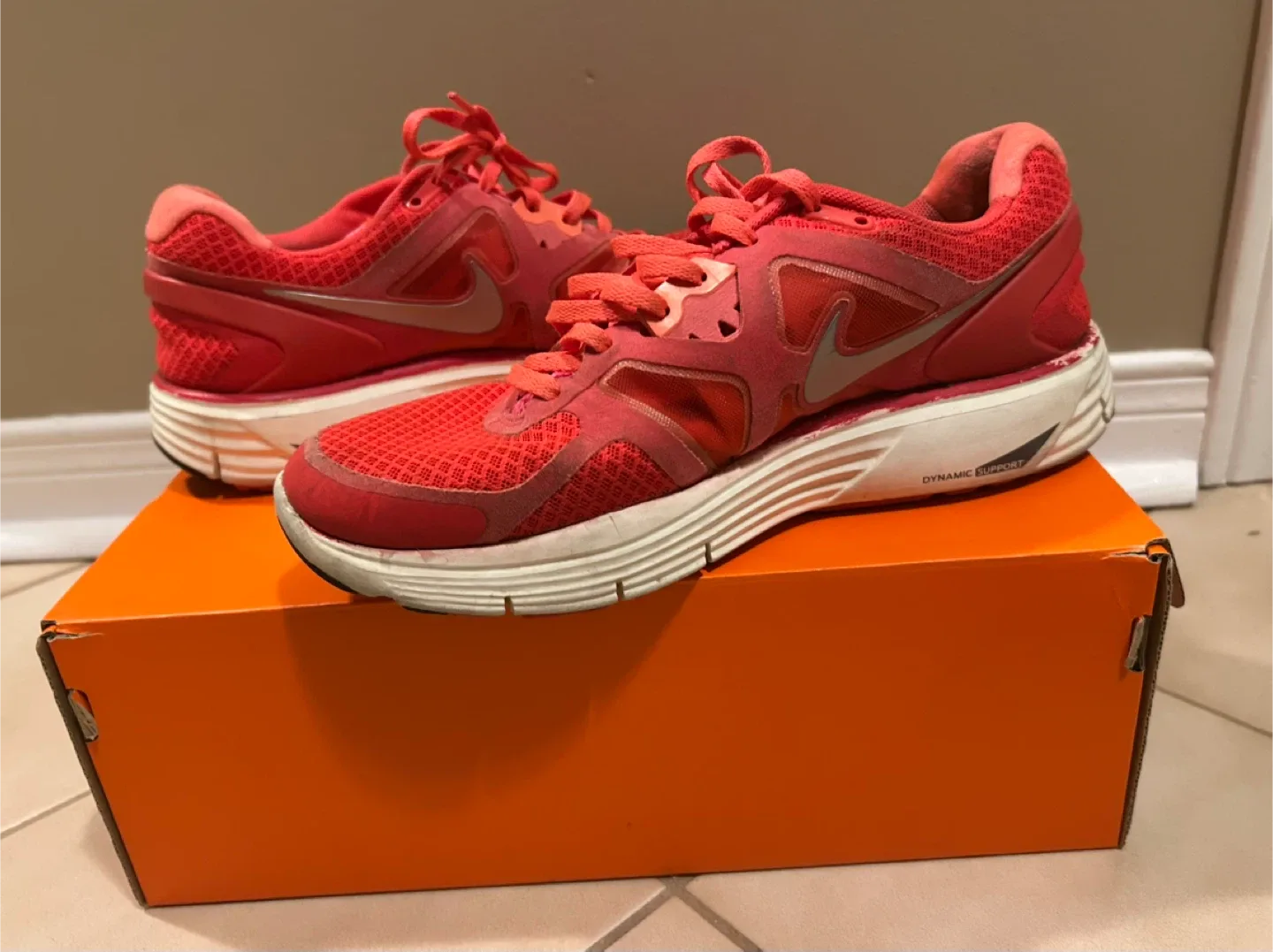 Nike LunarGlide 5 Red Running Shoes - size 8.5 Women's Size 8 thumbnail