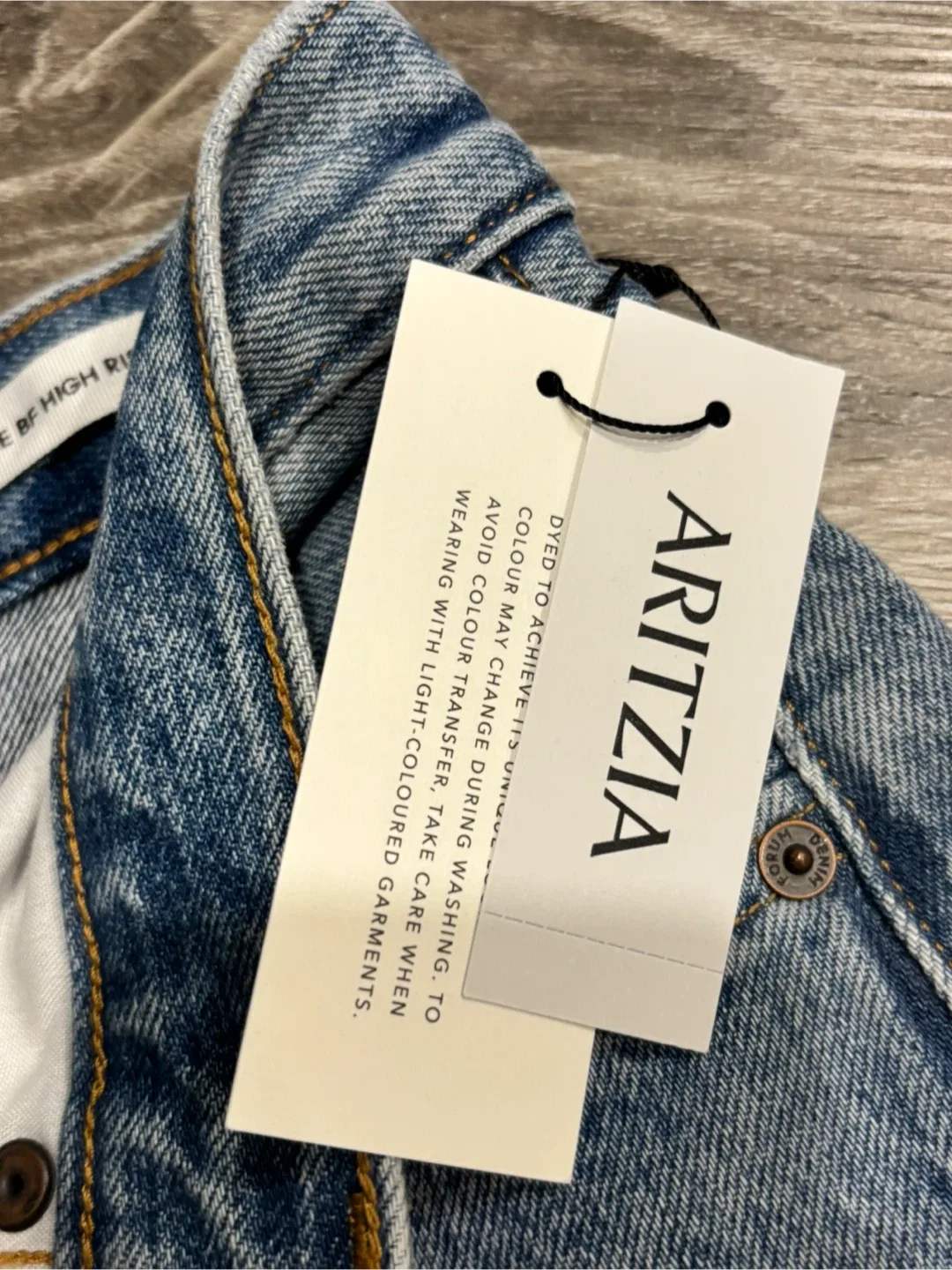 NEW with tags: t Denim Forum Boyfriend High Rise Jeans - sz 28 image indicator(3)