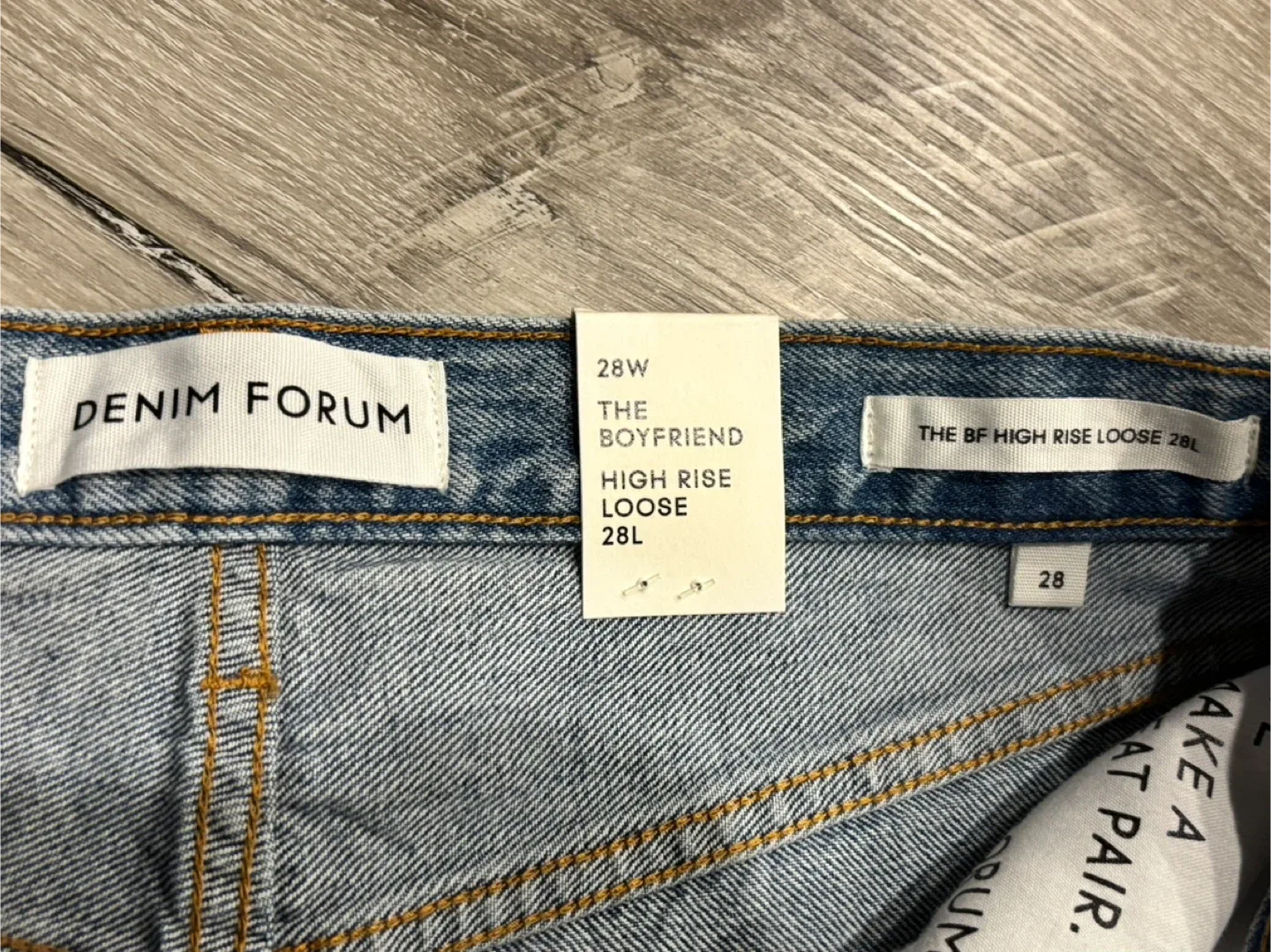 NEW with tags: t Denim Forum Boyfriend High Rise Jeans - sz 28 image indicator(5)