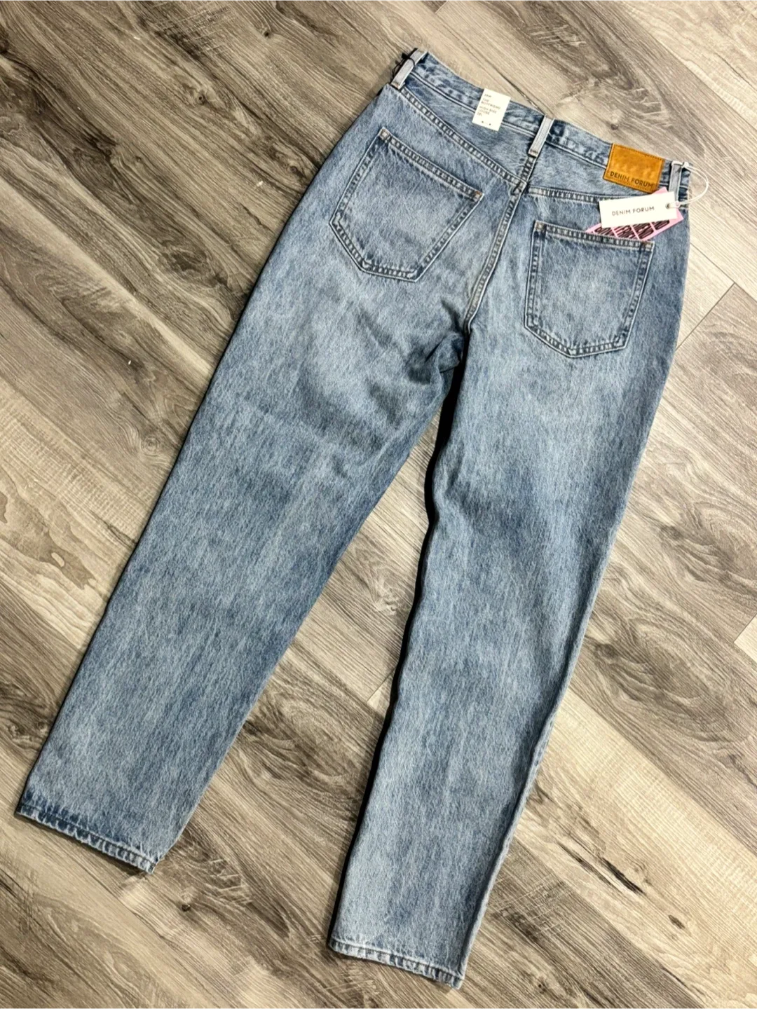NEW with tags: t Denim Forum Boyfriend High Rise Jeans - sz 28 image indicator(6)